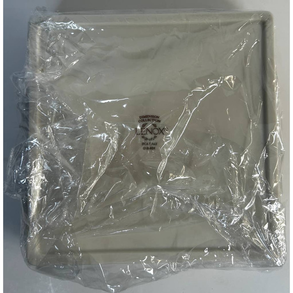 NEW LENOX Porcelain Holiday Napkin Holder Linen Napkins Holly Berry Never Opened - Picture 9 of 10